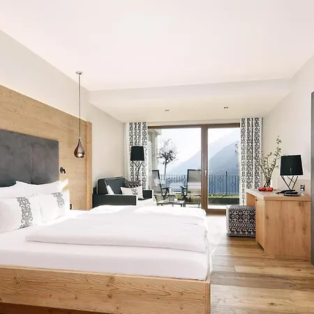 Panorama Hotel 4*